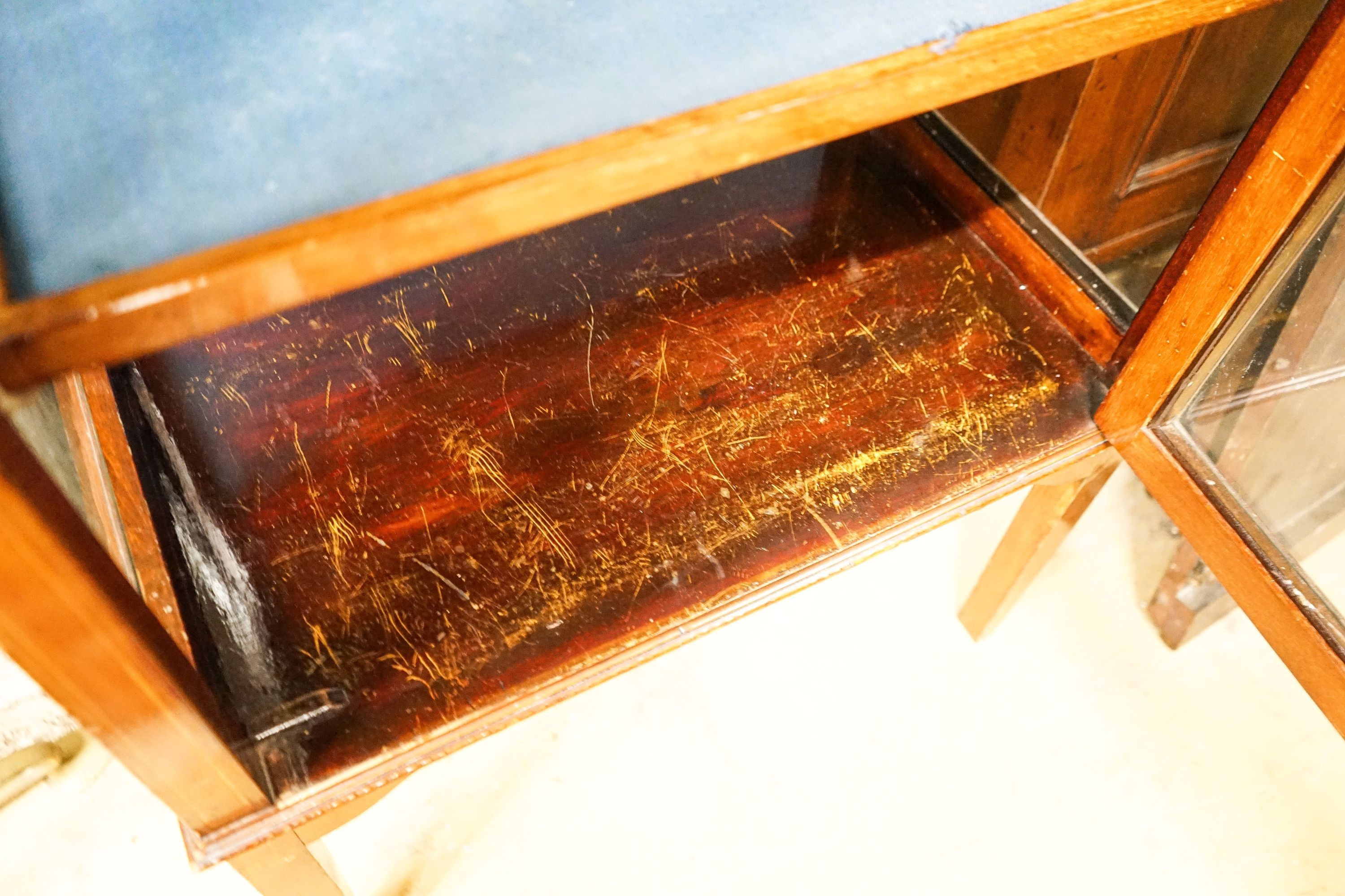 An Edwardian satinwood banded mahogany display cabinet, width 62cm, depth 35cm, height 135cm